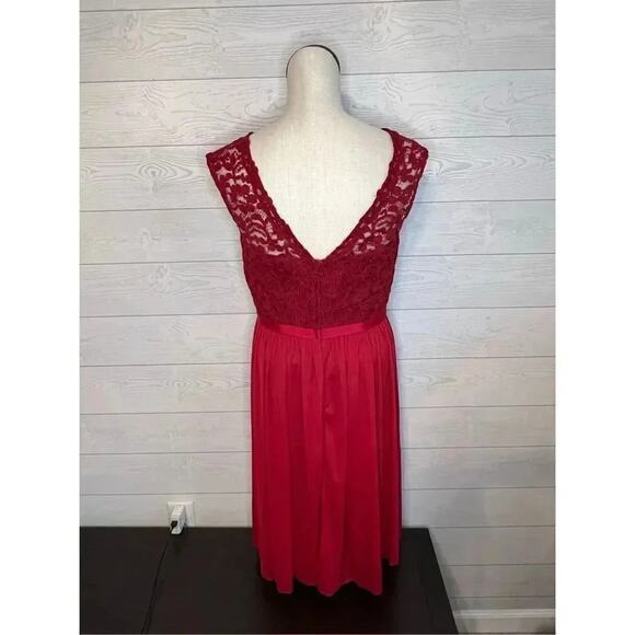 David’s Bridal apple red layered lace tea length dress Size 10 - Picture 4 of 6